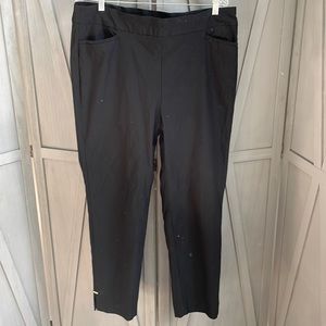 Black cropped trousers with gold color accent